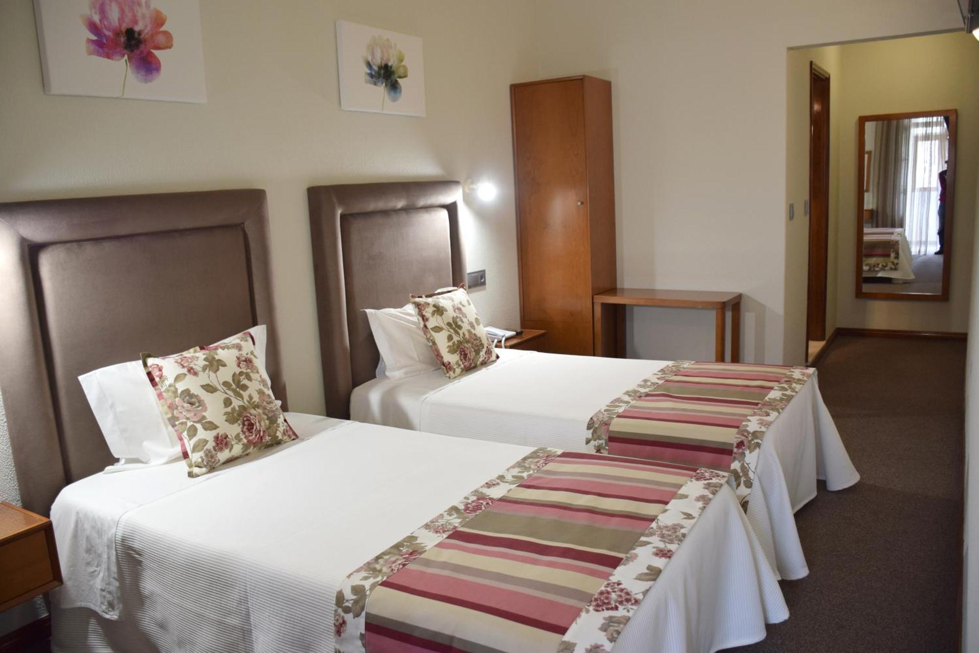 Lusitana Hotel Порто Стая снимка